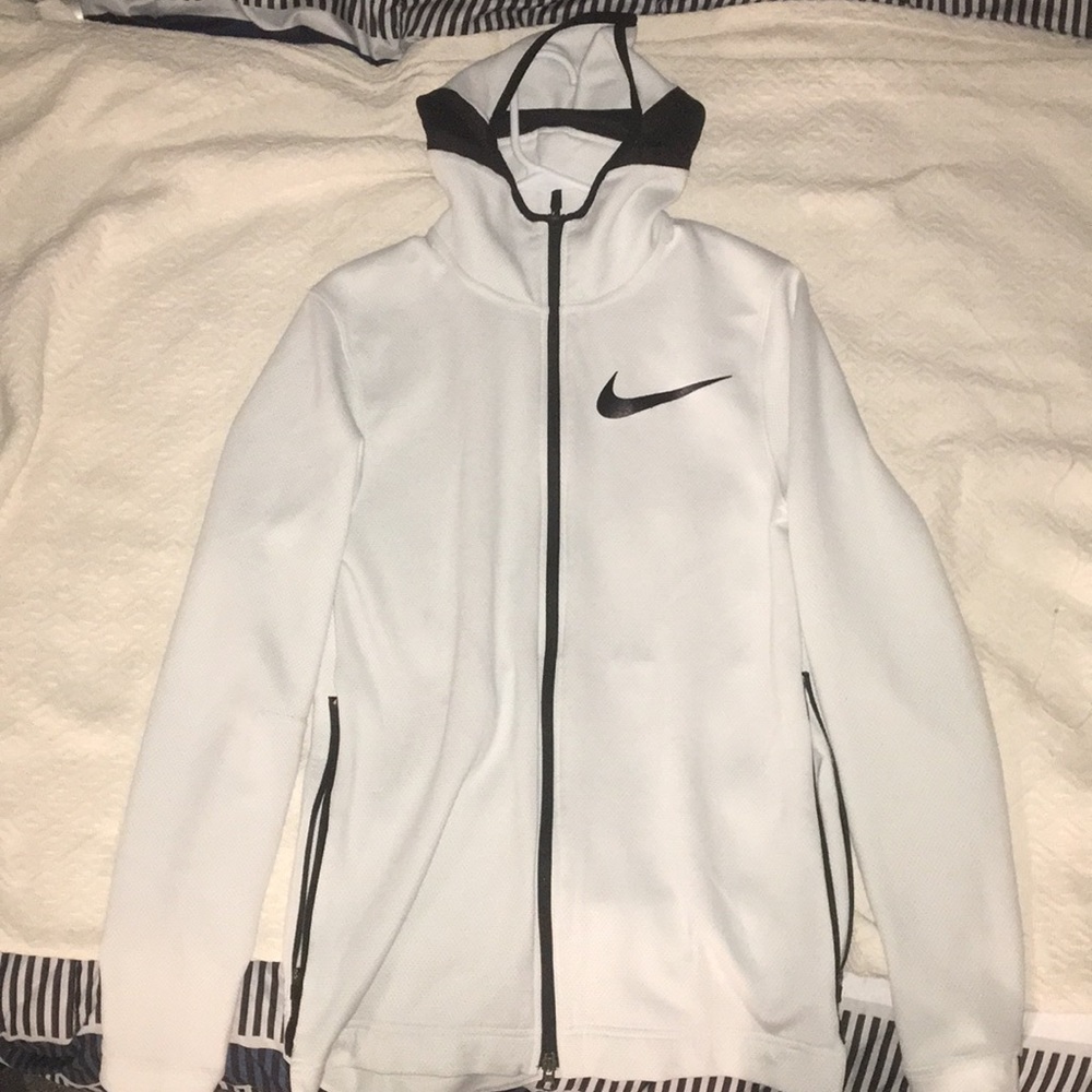 Men’s Nike ThermaFlex Basketball Warm Up!